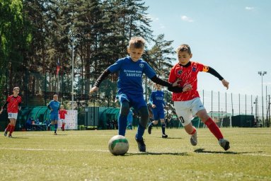 ​Юные футболисты из Мариуполя выиграли серебро в турнире в Курске
