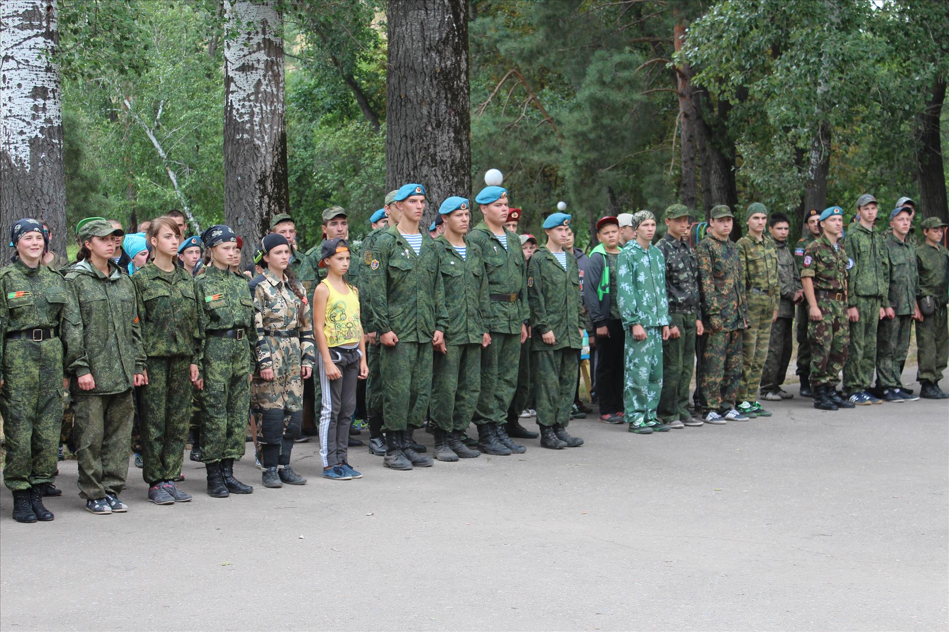 Министр молодёжи,спорта и туризма ДНР посетил закрытие смены военно-патриотического лагеря "Вымпел"