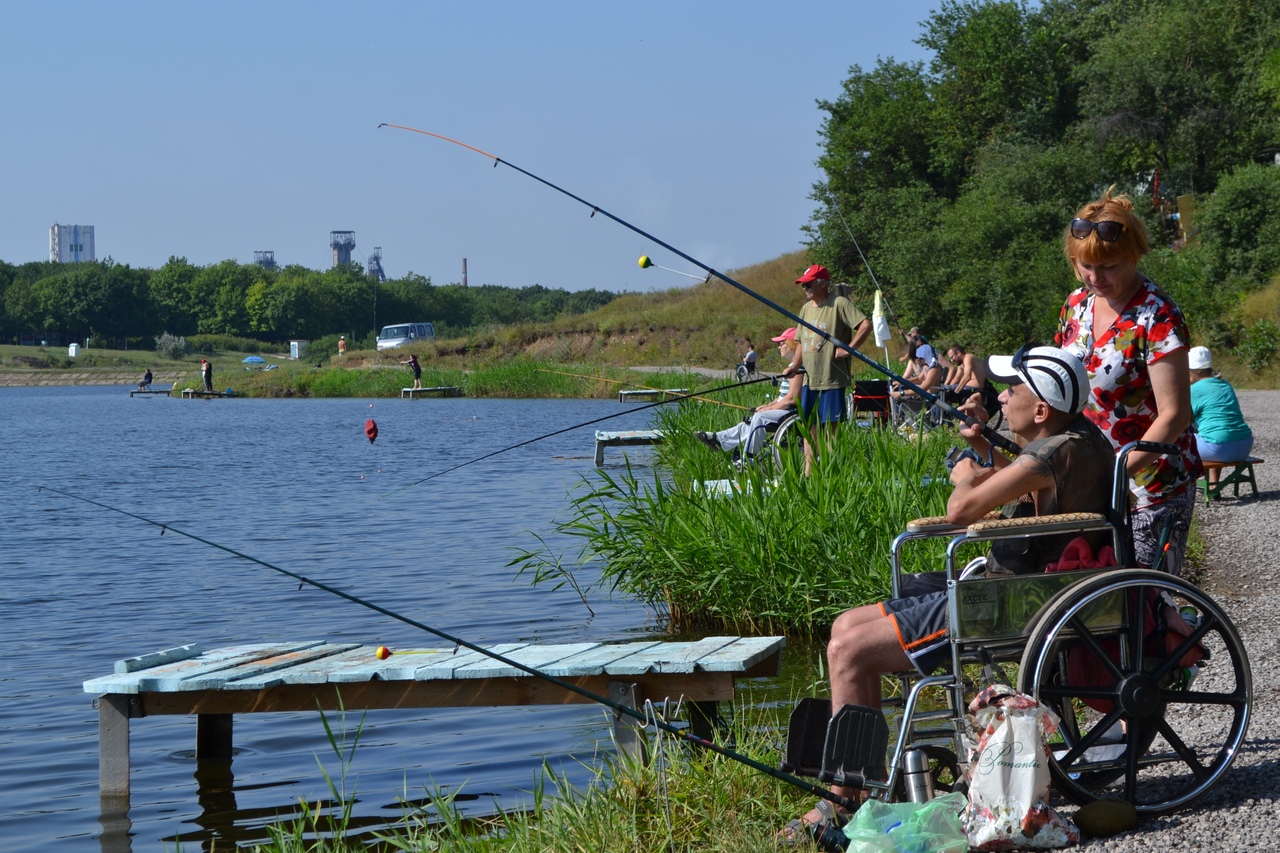 В Донецке состоялся турнир по рыболовному спорту среди людей с ограниченными возможностями