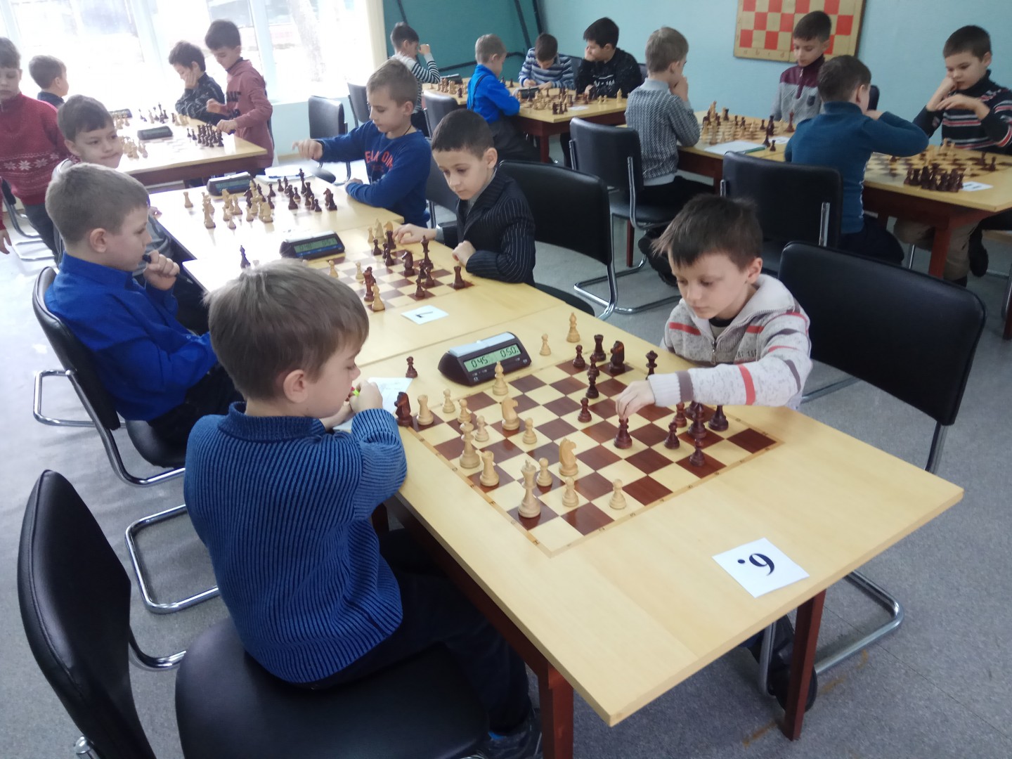 Юные шахматисты из ДНР и Донецкой области сразились на первенстве в Донецке